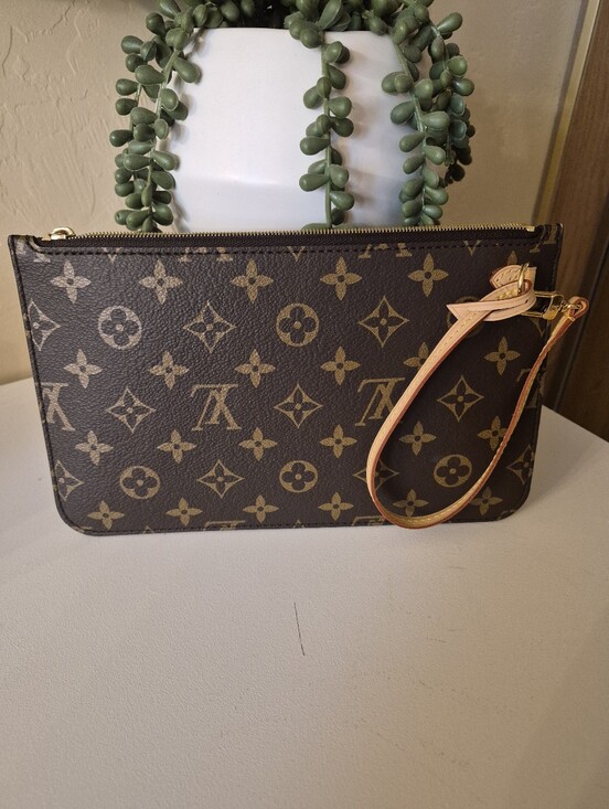 Louis Vuitton Handbags - Louis Vuitton Pouchette